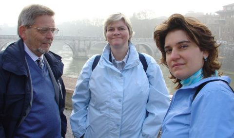 Trio am Tiber Reporter vor Ort Dieter Sinnhuber mit Gabi und Vero - am Tiber.